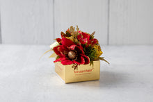 Load image into Gallery viewer, Place Setting - Holiday Flowers
