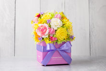 Load image into Gallery viewer, Large Winter Flower Truffle Box
