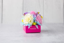 Load image into Gallery viewer, Small Winter Flower Truffle Box
